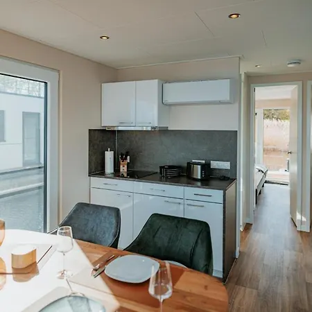 Floatinghouse Seeblick - Lp7 Semesterbostad